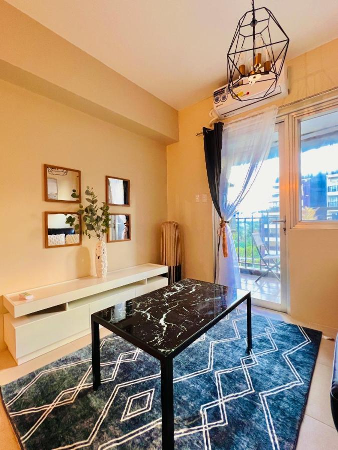 * *P Fantastic 2Br Option For 8 Lägenhet Iloilo City Exteriör bild